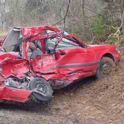 Pakai iPod Sambil Nyetir, Dua Pelajar Tewas